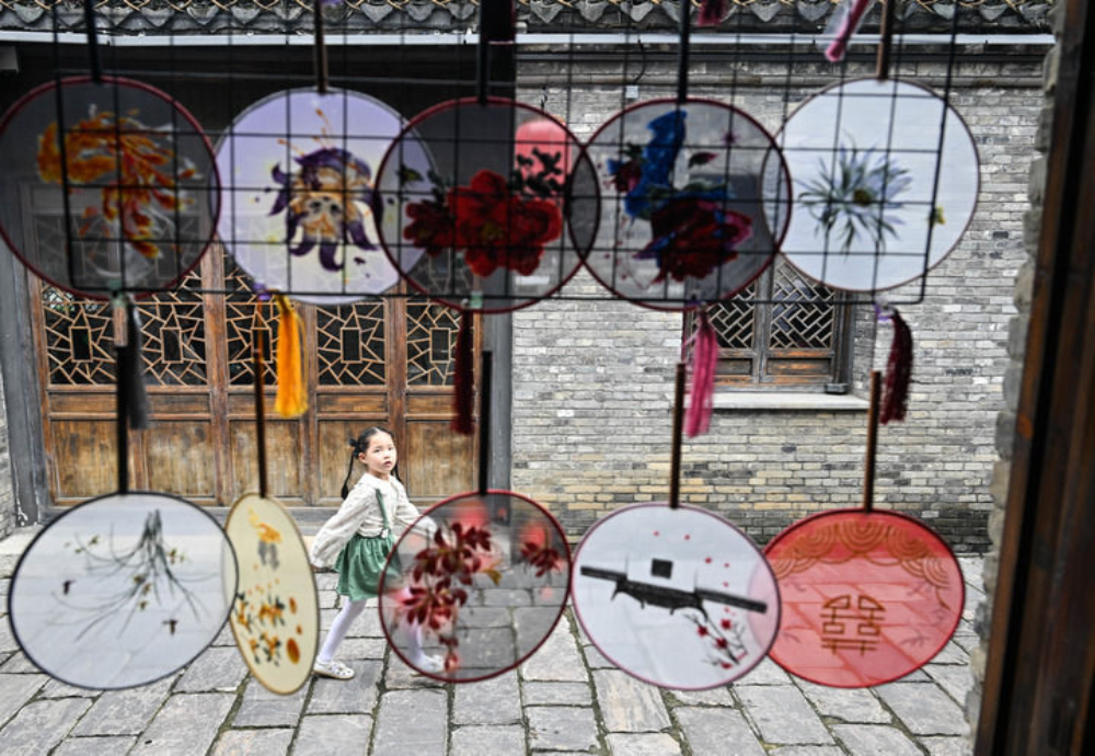 ！“人文”与“经济”辉映共生pg电子模拟器免费版双节相遇(图5)